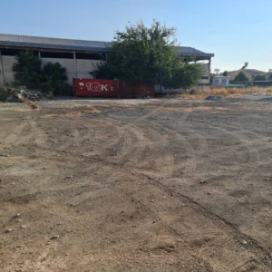 1200m² Building for Rent