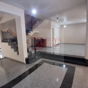 5 Bedroom House for Sale