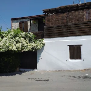 2 Bedroom House for Sale in Pentakomo, Limassol District