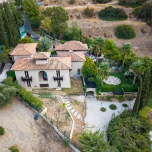 6+ Bedroom House for Sale in Akrounta, Limassol District