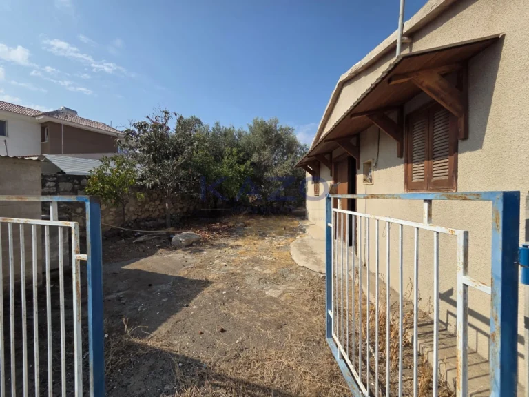 Cheap Houses and Villas for Sale Limassol up to 300000 euro