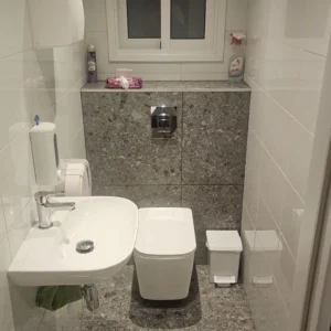 100m² Office for Rent in Larnaca – Agios Nikolaos, Limassol District