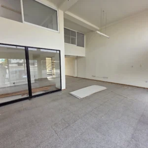 300m² Office for Rent