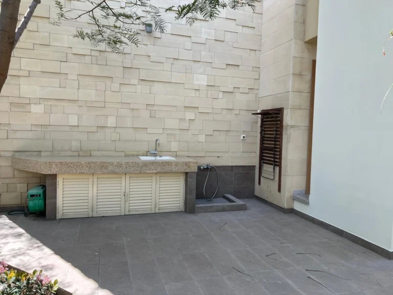 Προς Ενοικίαση