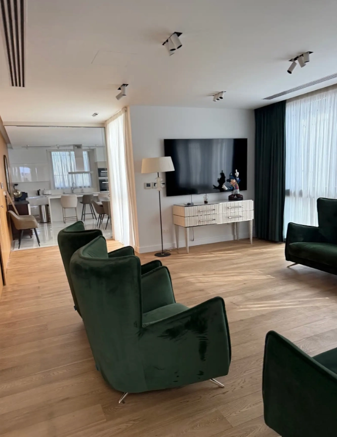 Προς Ενοικίαση