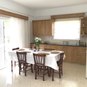 2 Bedroom House for Rent in Pervolia Larnacas