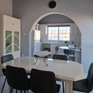 2 Bedroom Apartment for Rent in Limassol – Mesa Geitonia