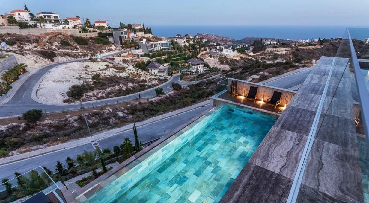 6+ Bedroom House for Sale in Agios Tychonas, Limassol District