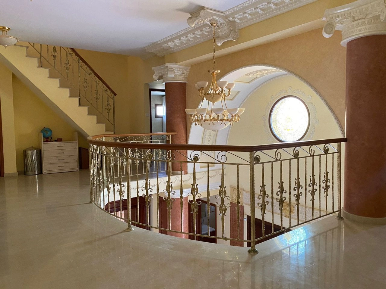 5 Bedroom House for Sale