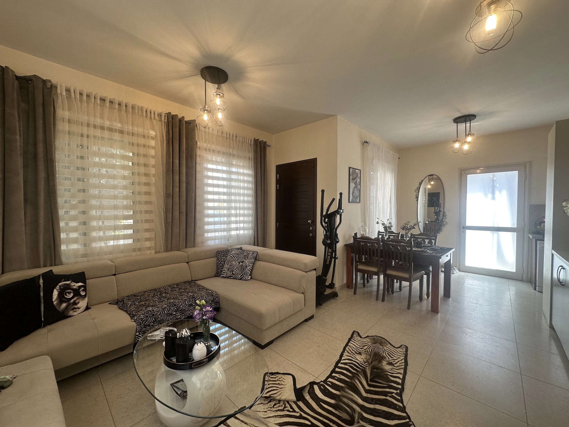 2 Bedroom House for Rent in Agios Tychonas, Limassol District