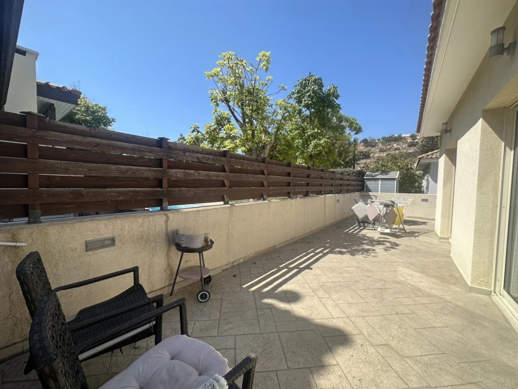 2 Bedroom House for Rent in Agios Tychonas, Limassol District