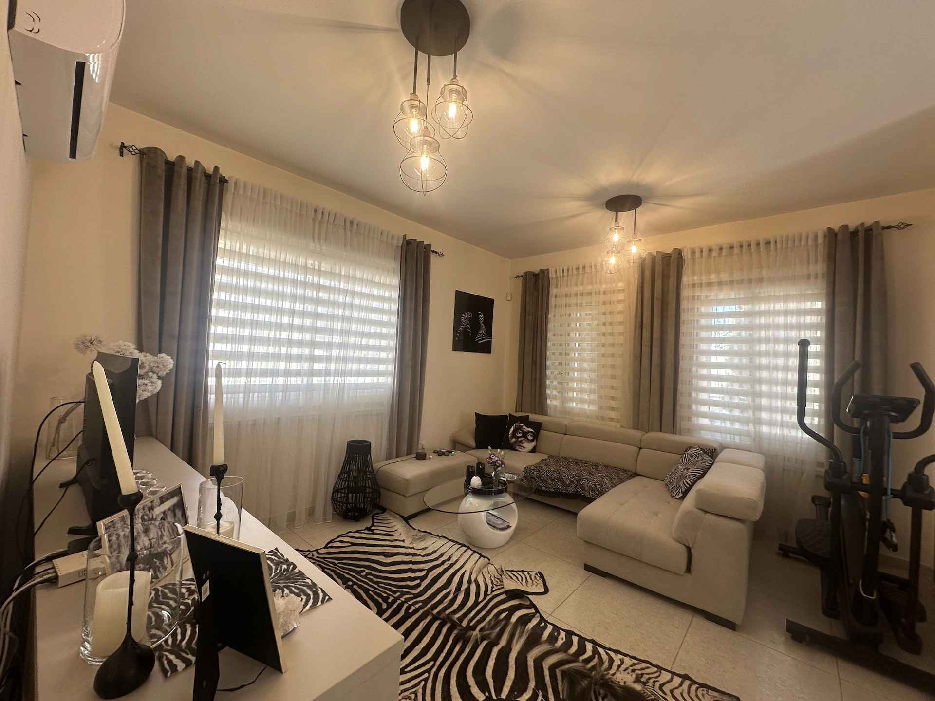 2 Bedroom House for Rent in Agios Tychonas, Limassol District