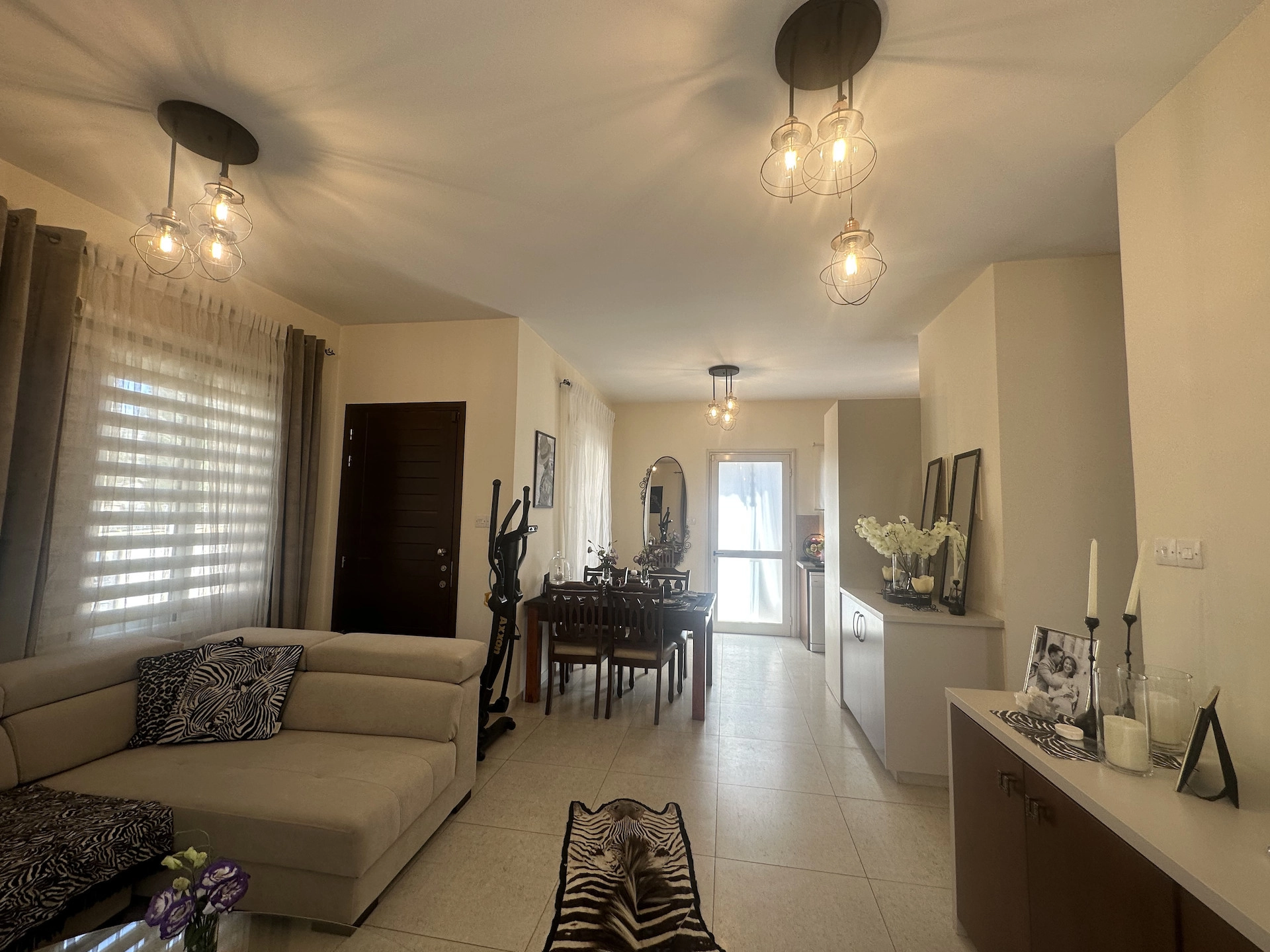 2 Bedroom House for Rent in Agios Tychonas, Limassol District