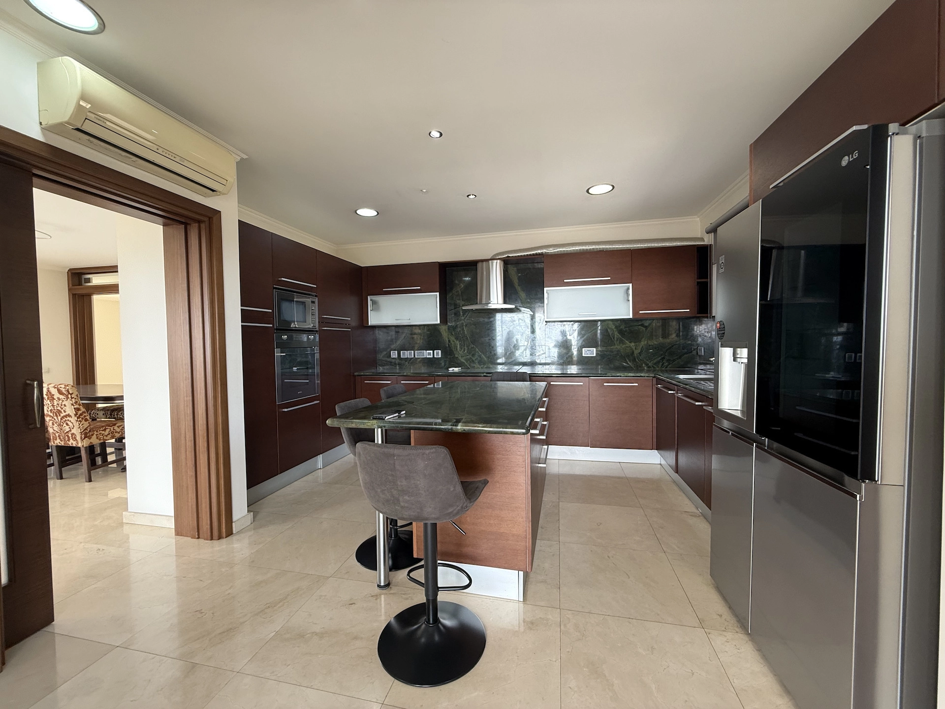 5 Bedroom House for Rent in Agios Tychonas, Limassol District