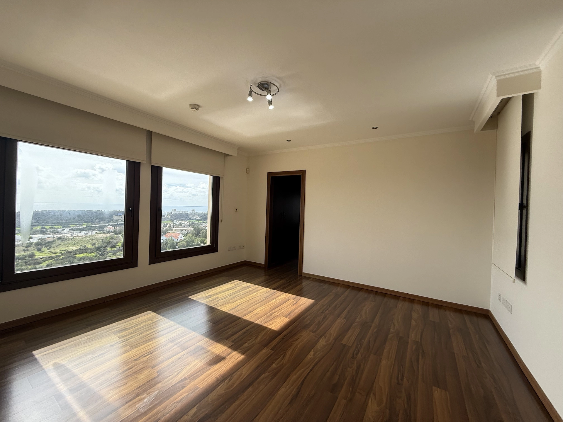 5 Bedroom House for Rent in Agios Tychonas, Limassol District