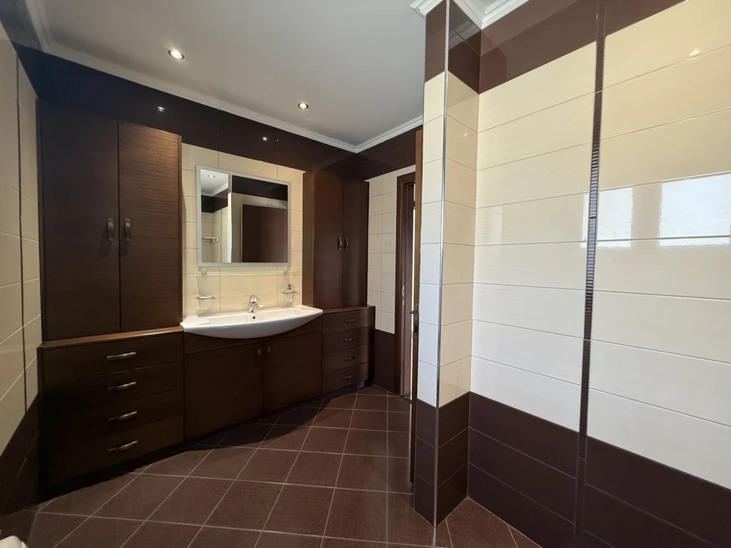 5 Bedroom House for Rent in Agios Tychonas, Limassol District
