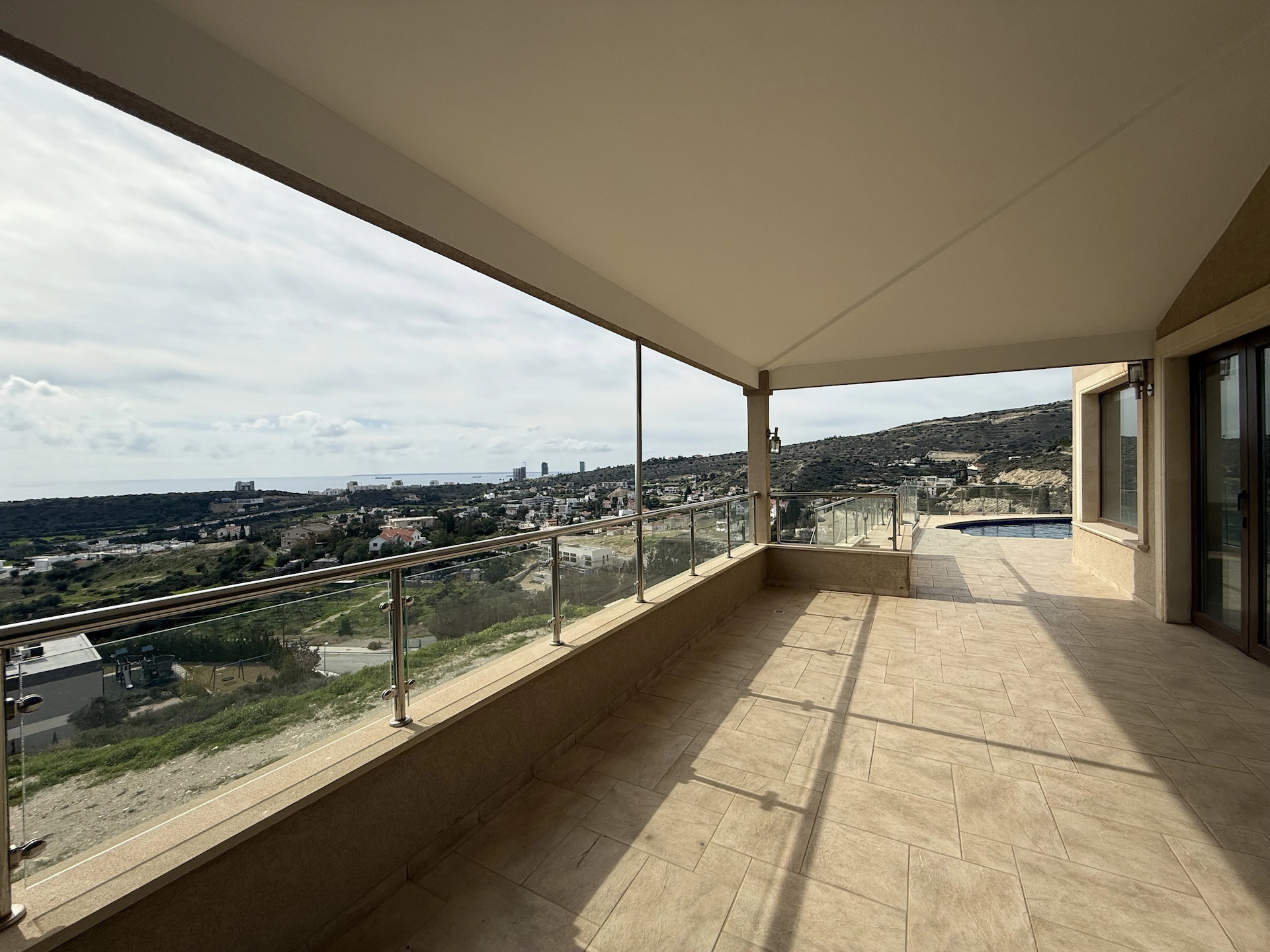 5 Bedroom House for Rent in Agios Tychonas, Limassol District