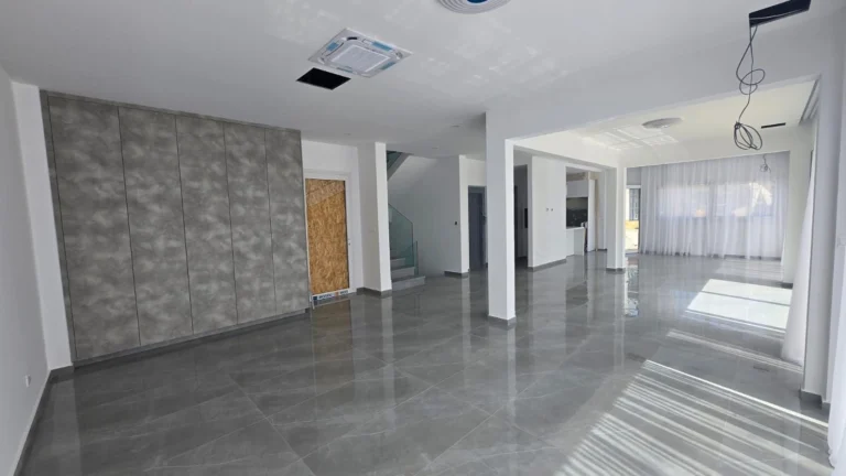 5 Bedroom House for Rent in Agios Tychonas, Limassol District