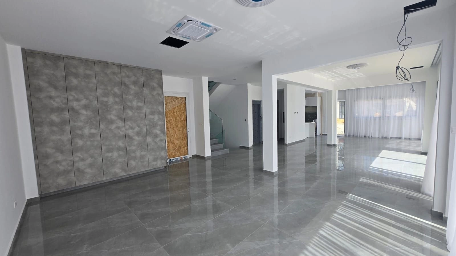 5 Bedroom House for Rent in Agios Tychonas, Limassol District