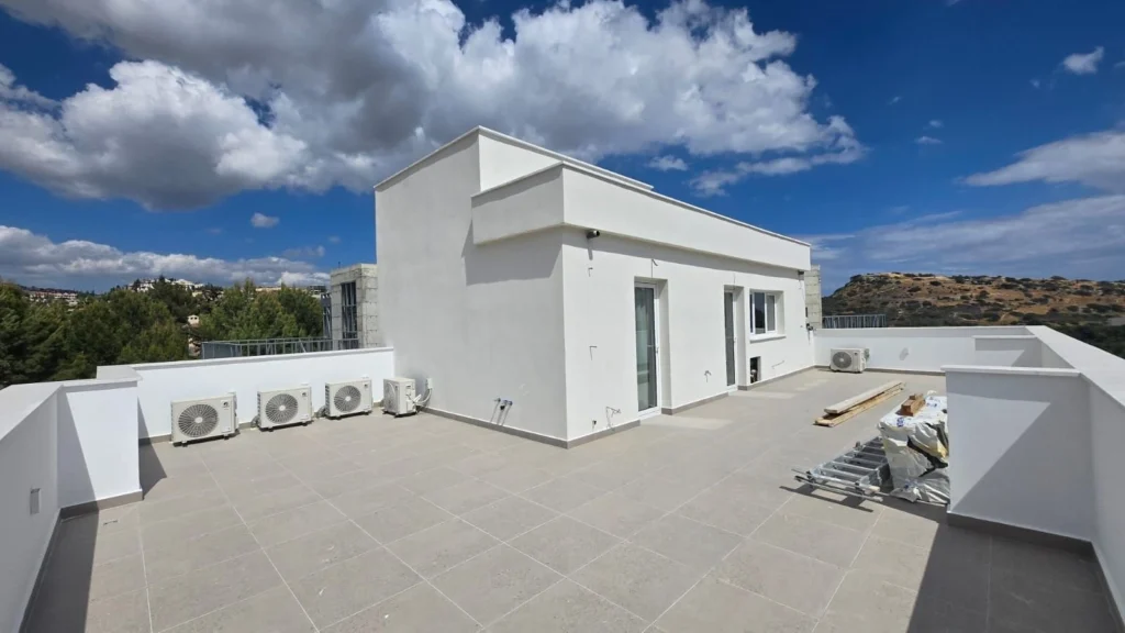 5 Bedroom House for Rent in Agios Tychonas, Limassol District
