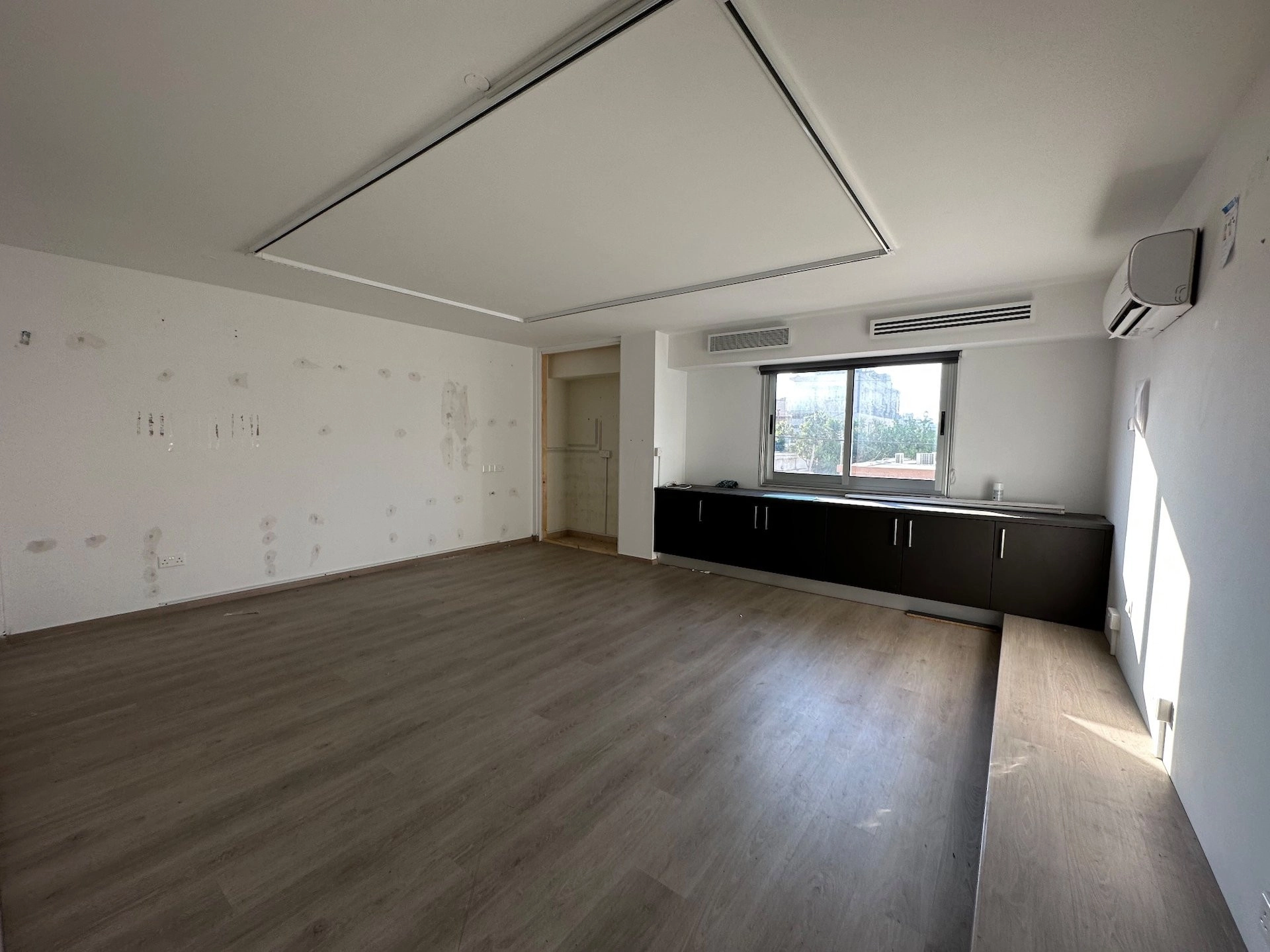 500m² Building for Rent in Limassol District