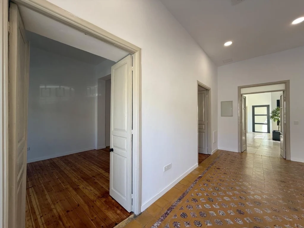 170m² Office for Rent in Limassol District