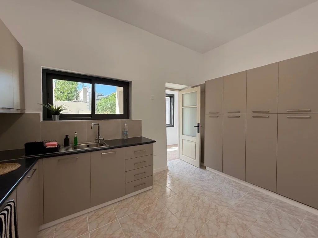 170m² Office for Rent in Limassol District