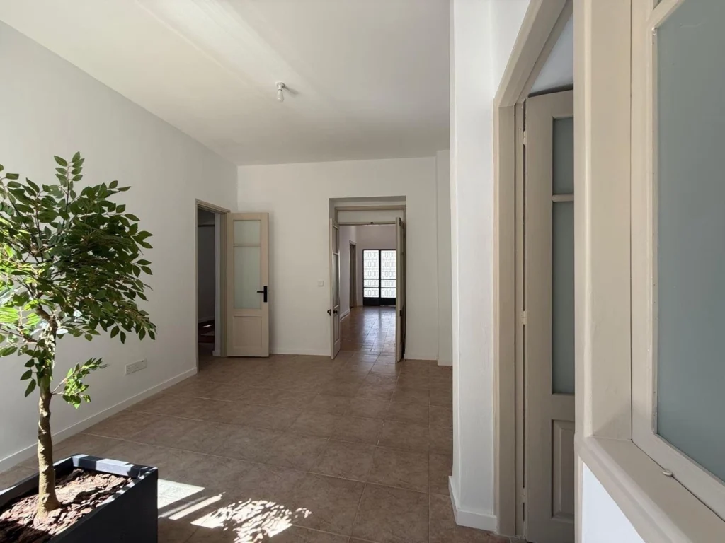 170m² Office for Rent in Limassol District