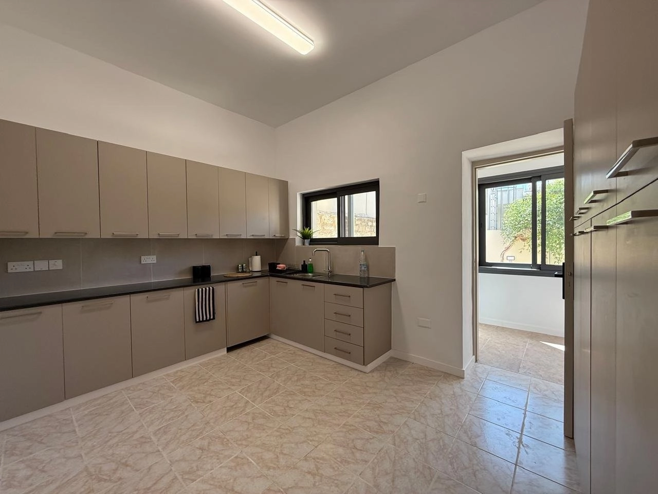 170m² Office for Rent in Limassol District