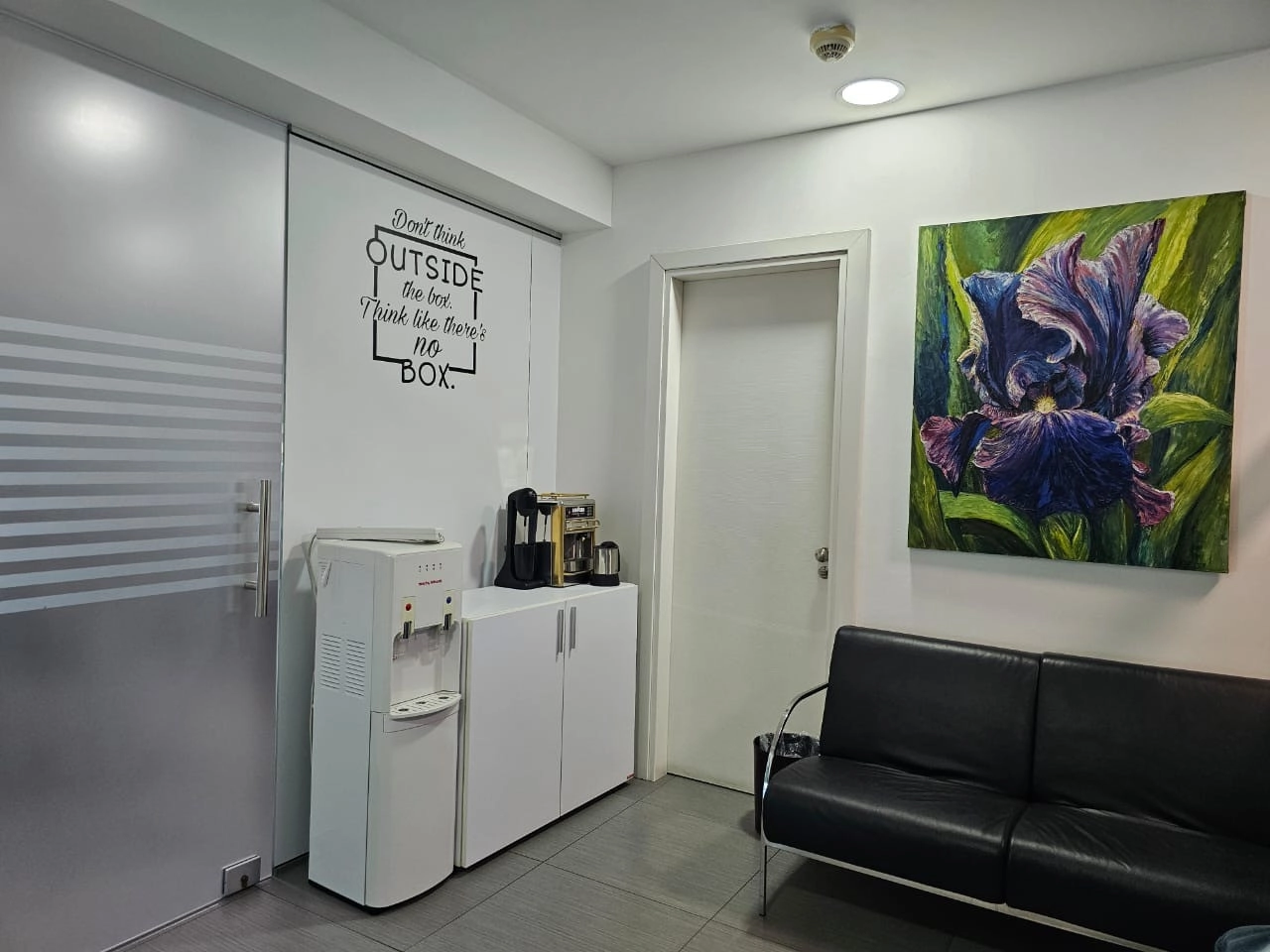 100m² Office for Rent in Limassol District