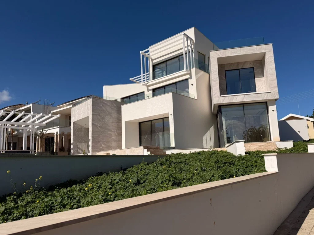 6+ Bedroom House for Sale in Mouttagiaka, Limassol District