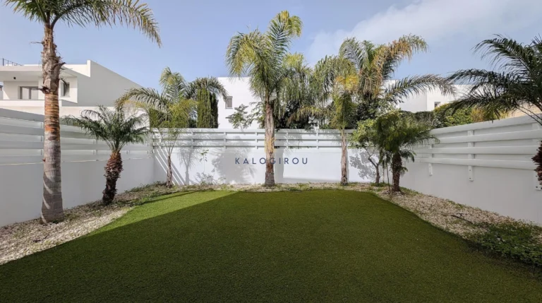 Cheap Houses and Villas for Sale Larnaca up to 300000 euro