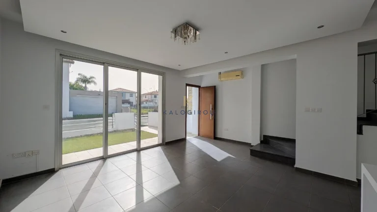 Cheap Houses and Villas for Sale Larnaca up to 300000 euro