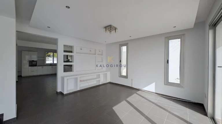 Cheap Houses and Villas for Sale Larnaca up to 300000 euro