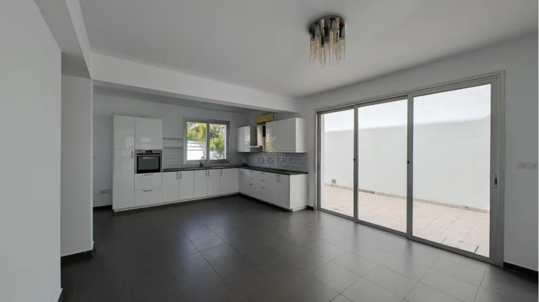 Cheap Houses and Villas for Sale Larnaca up to 300000 euro