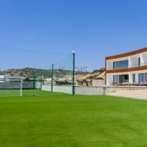 1350m² House for Sale in Parekklisia, Limassol District