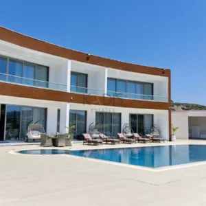 1350m² House for Rent in Parekklisia, Limassol District