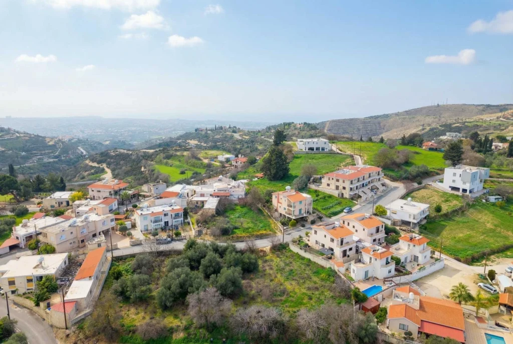 1,052m² Plot for Sale in Tsada, Paphos District