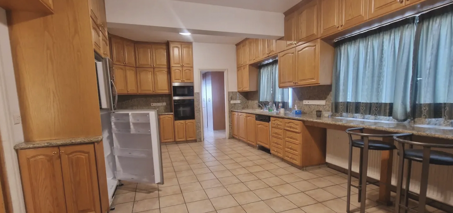 6+ Bedroom House for Rent in Limassol – Petrou kai Pavlou