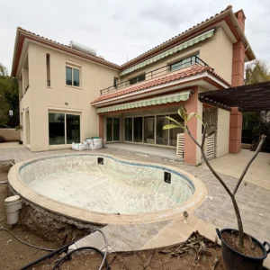 4 Bedroom House for Sale in Pyrgos Lemesou Tourist Area, Limassol District