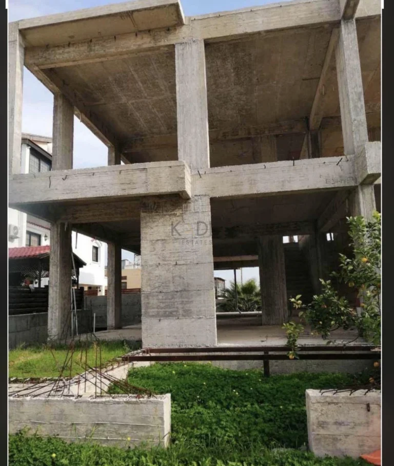 Cheap Houses and Villas for Sale Larnaca up to 300000 euro