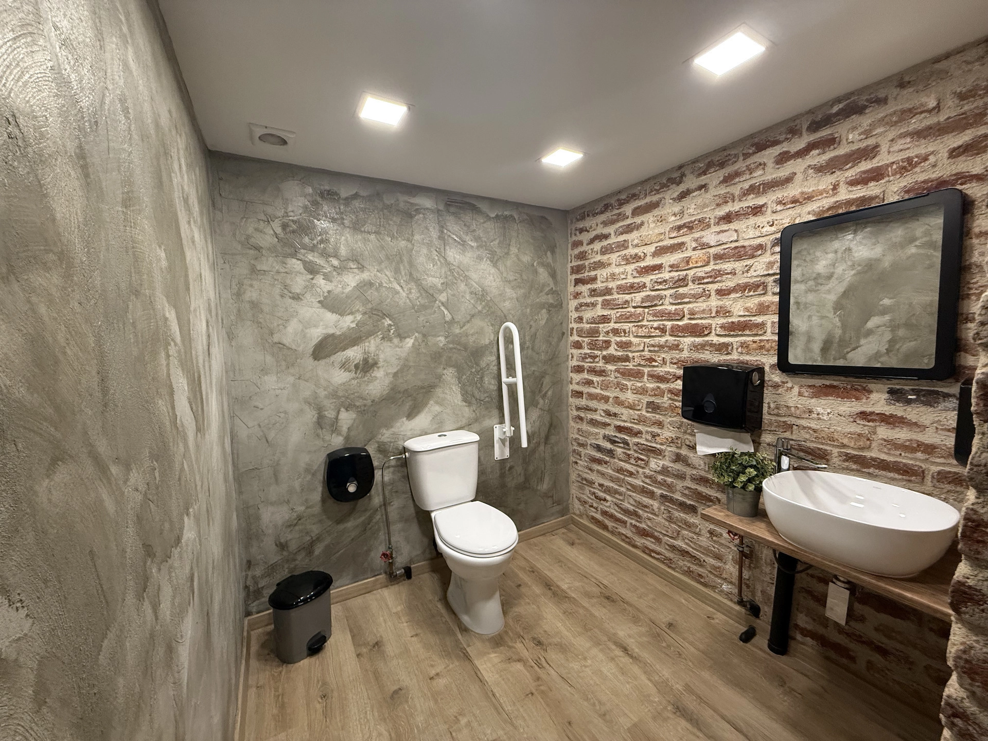 506m² Building for Rent in Limassol District