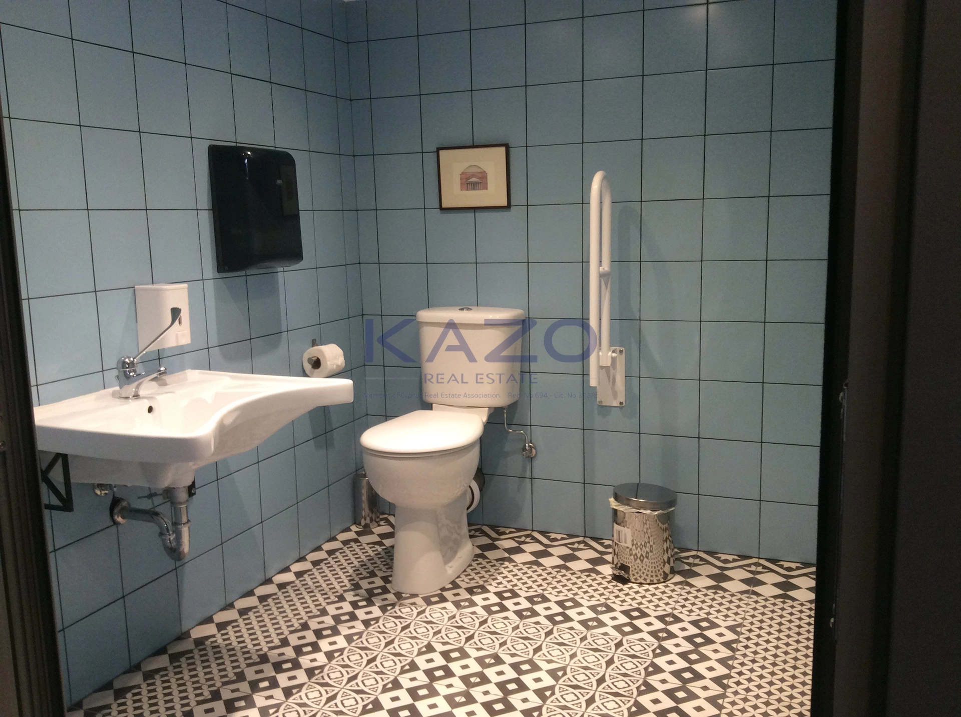 180m² Office for Rent in Limassol District
