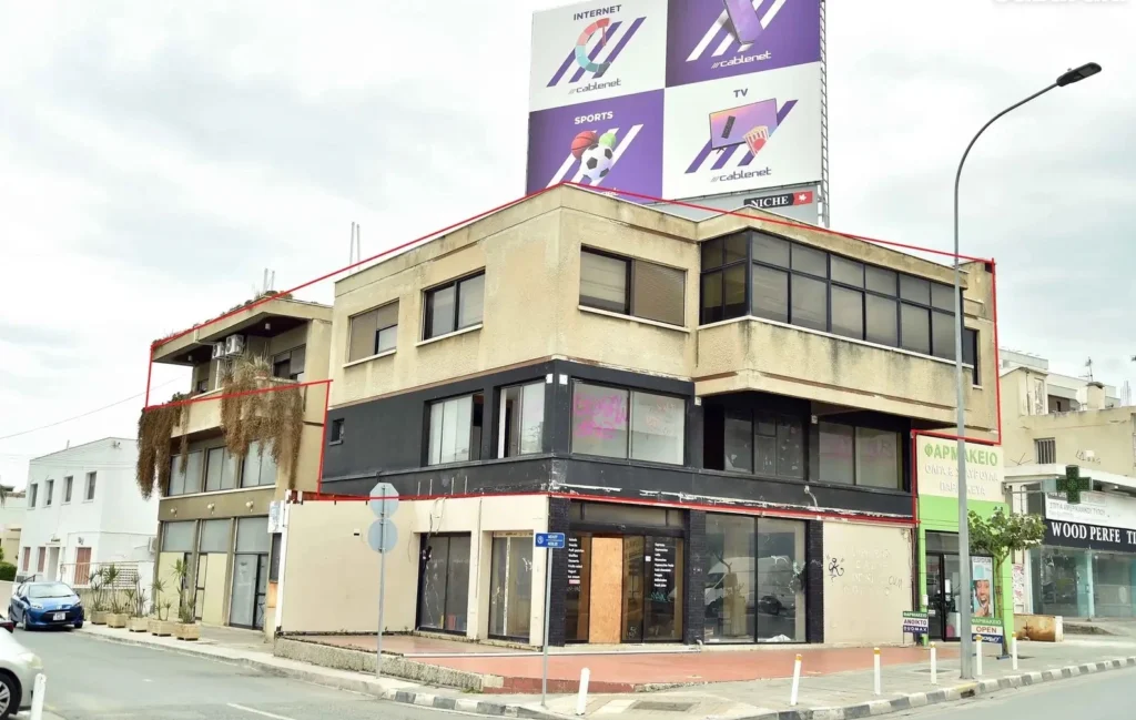 755m² Office for Rent