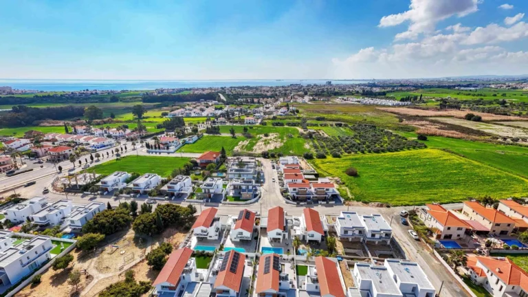 Cheap Houses and Villas for Sale Larnaca up to 700000 euro