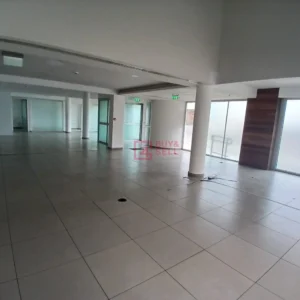 400m² Office for Rent
