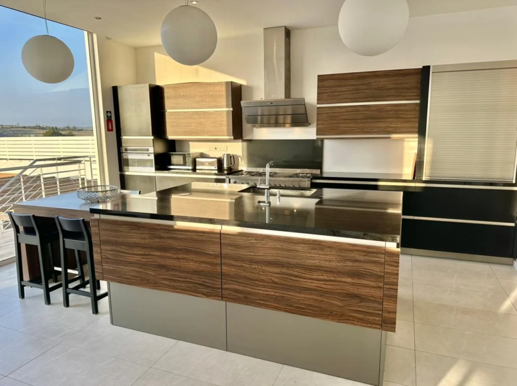 5 Bedroom House for Sale