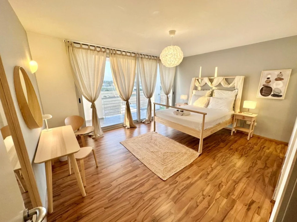 5 Bedroom House for Sale