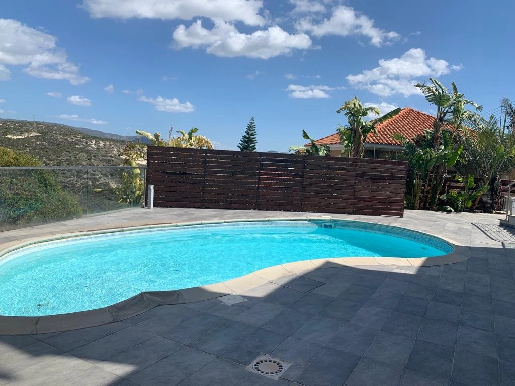 5 Bedroom House for Sale in Agios Tychonas, Limassol District