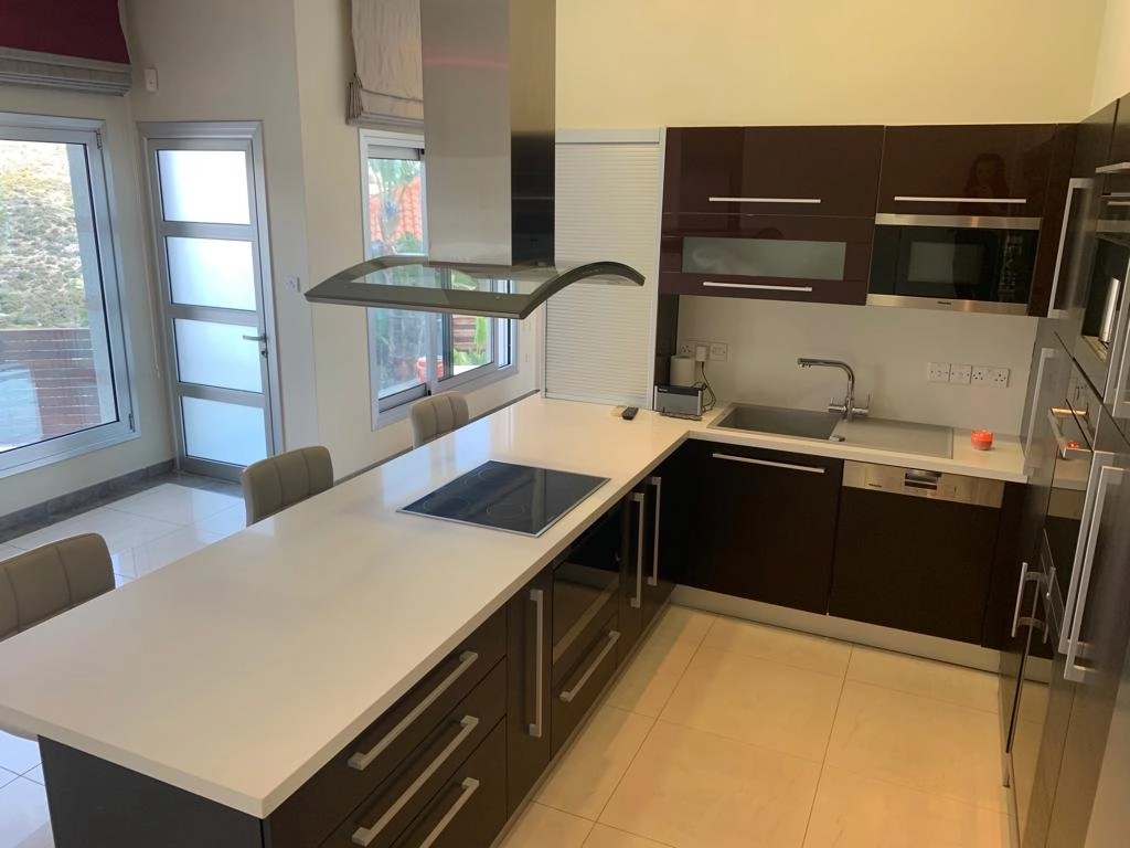 5 Bedroom House for Sale in Agios Tychonas, Limassol District